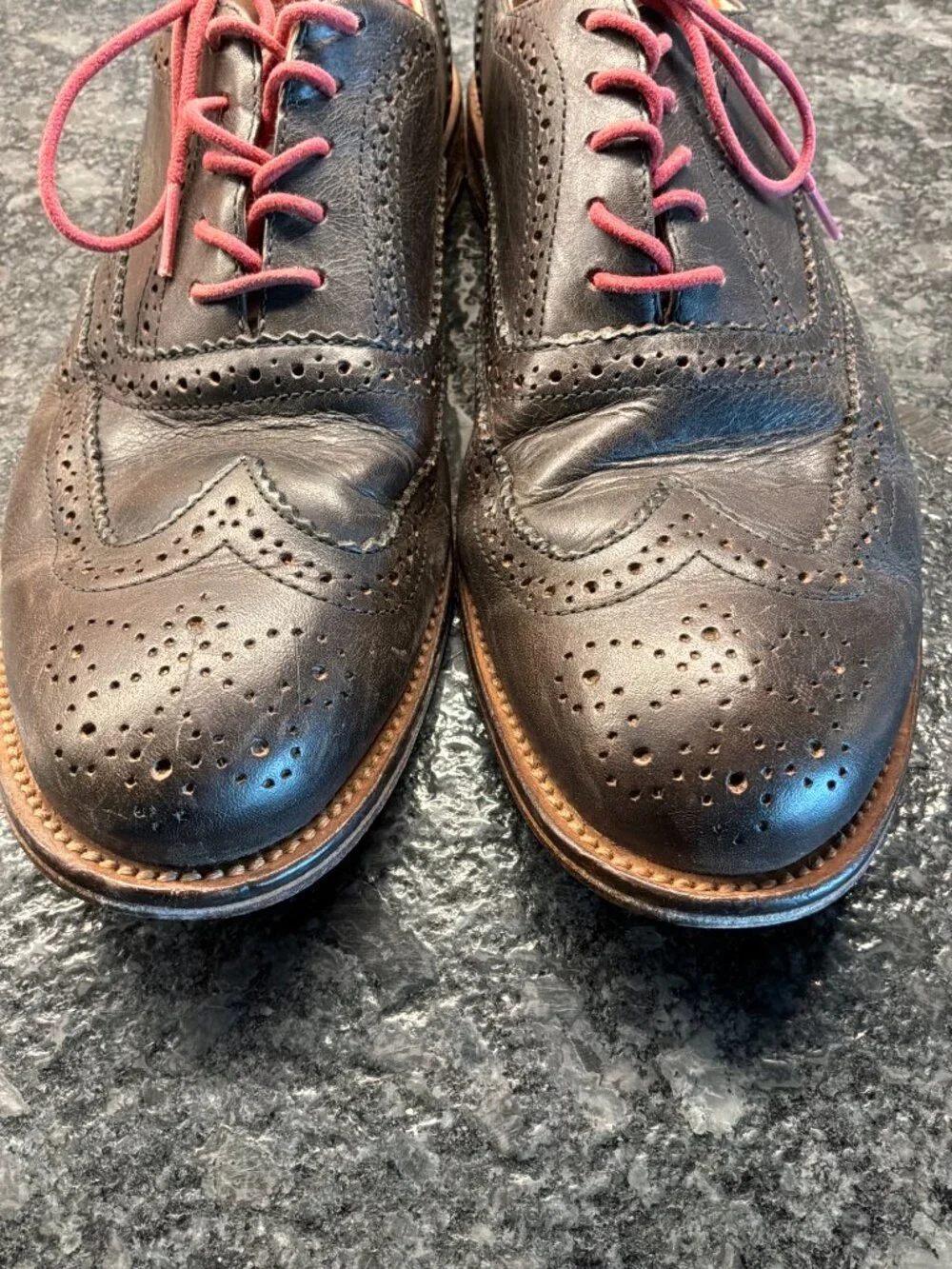 J Shoes Men's Charlie Oxford Wingtip dress shoes A2246 brown. size US 9.5.